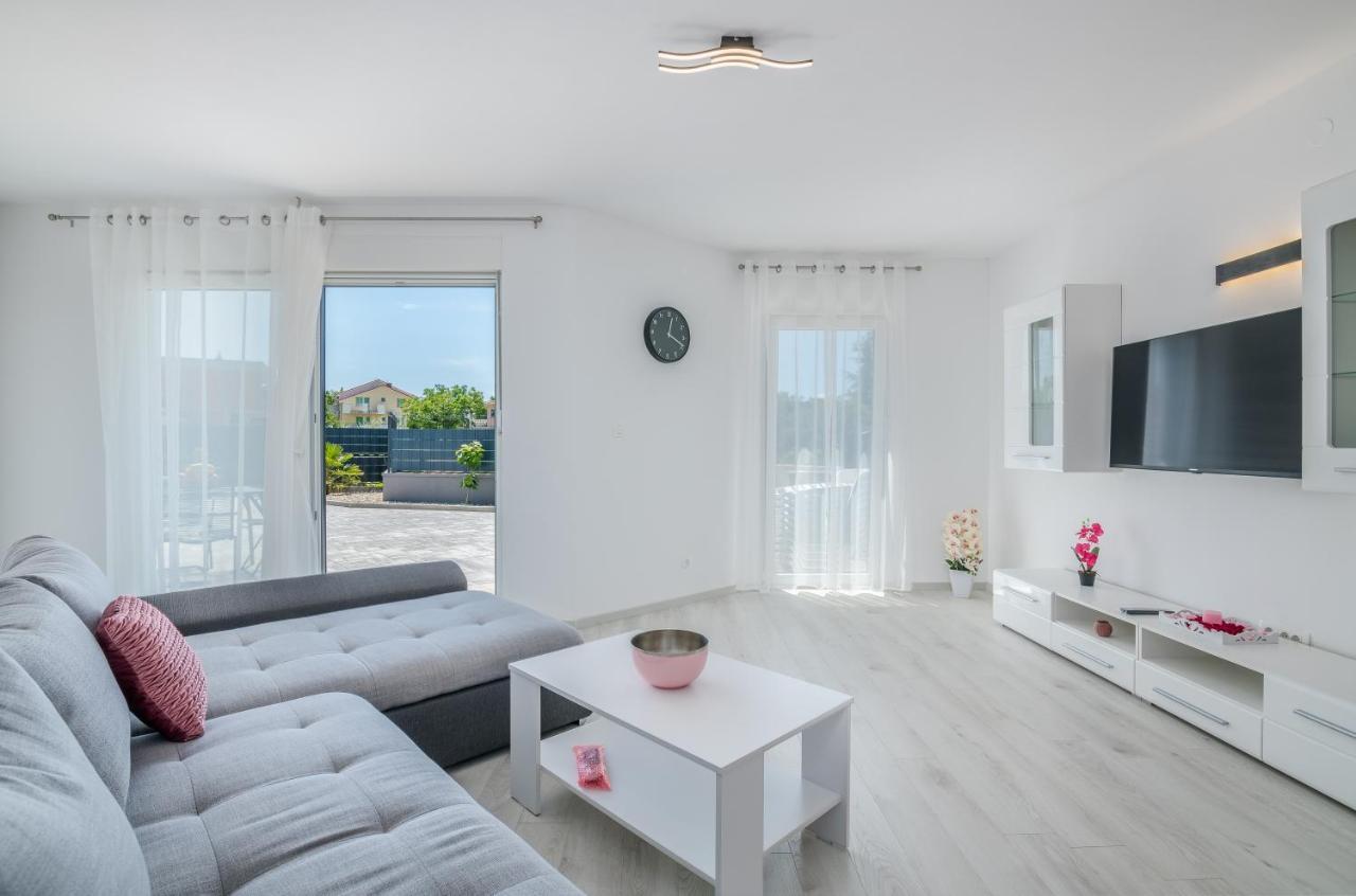 Apartments Villa "Aurea" With Pool Krk Town Exterior foto